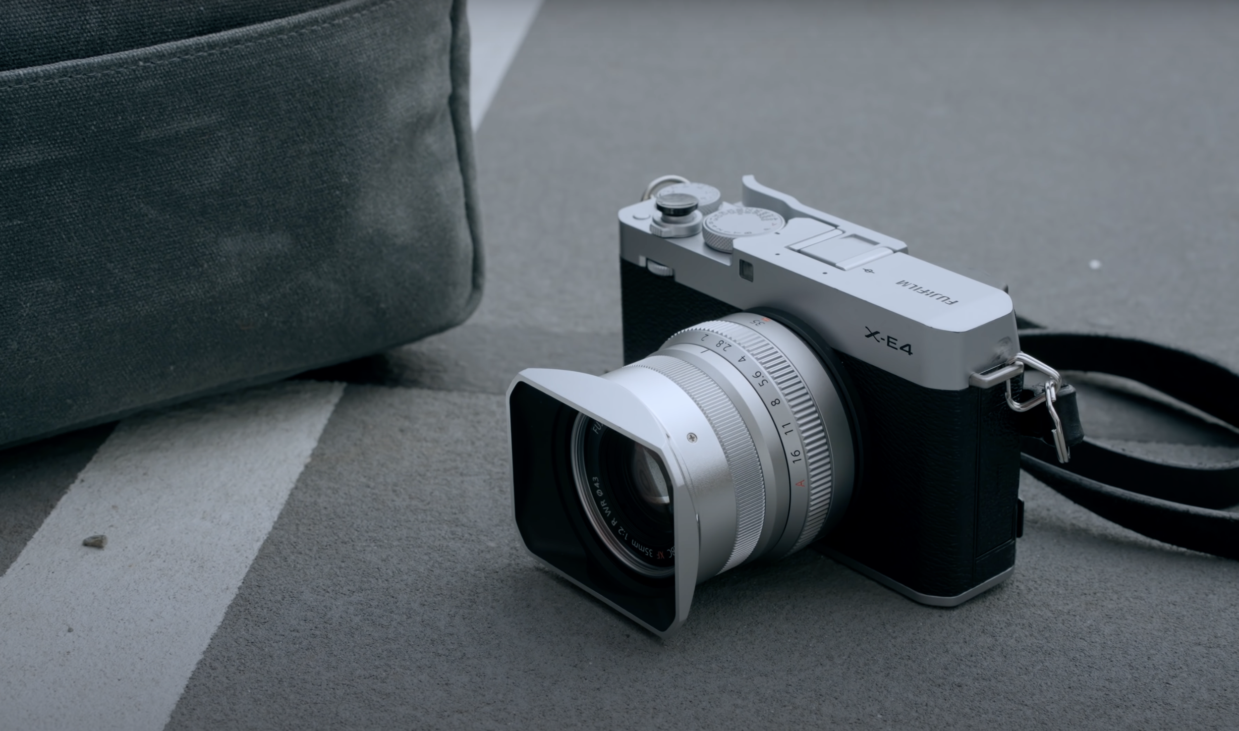 ■6877ショット■ FUJIFILM X-E4 ボディ 富士フイルム - □6877ショット□ FUJIFILM X-E4 ボディの通販 by